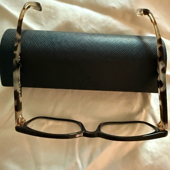 Prada Tortoise Shell Eyewear - Picture 5 of 8